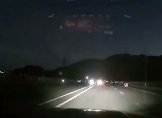 Dashcam choc : sa vengeance pour un appel de phares vire au grand n'importe quoi