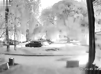Explosion d'une voiture à cause d'une bouteille de gaz
