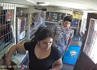 Sexual predator is beaten by a woman and locked up in a store