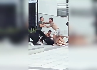 Un homme se fait mettre ko une fois lors d'une bagarre mais en redemande