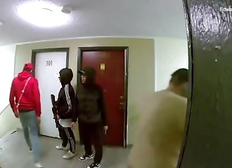 Gang de migrants vénézuéliens s'empare d'un complexe d'appartements à Aurora