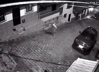 Explosive attack on mayor's house in Colombia
