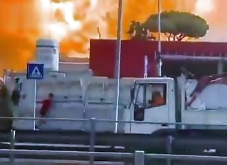 Explosion while unloading a tanker in Rome