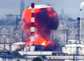 Russian air defense forces hit their own refinery while trying to shoot down a drone