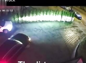  Machine-gun-wielding thug shoots at car in Canada (Warning - shocking) 