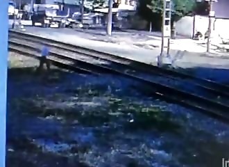 A stranger saves a man who fell on the tracks in Russia