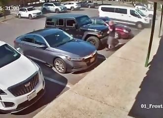 Trois morts après qu'un conducteur âgé et ivre fonce dans un salon de beauté