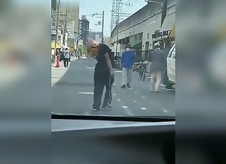 Wow ce drogué nous rappelle les pires films de zombie