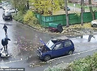 An old man stops a thief who has just stolen a child's phone