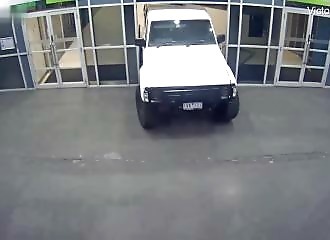 They smash up a shopping mall with an SUV to rob it