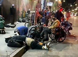 Voilà ce qu'elle endure tous les matins en se rendant au travail (Marche effrayante à San Francisco)