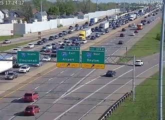 Sudden stop in middle of freeway causes pile-up