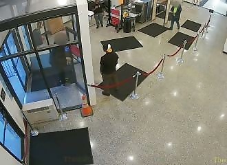 A man shoots himself in the head in a courthouse (Warning - shocking)