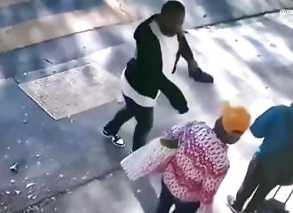 Aînée brutalement agressée à Oakland, peu après l’éloge de la maire sur la criminalité