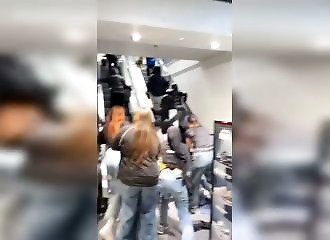 London: A gang breaks into and loots a JD Sports store; no arrests have been made