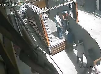 Man crushed by stone walls in India (Warning - shocking)