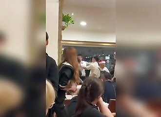 Battle royale in a restaurant after a glass is accidentally dropped 