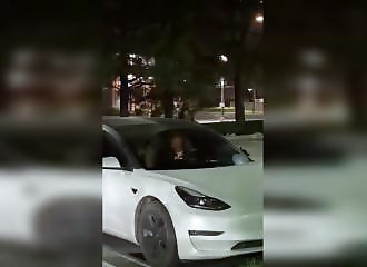 His ex shows up with a baseball bat while he's on a date in his Tesla